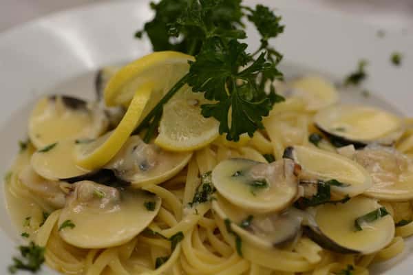 linguine and white clam sauce