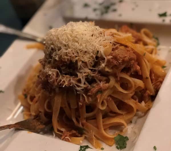 Fettuccine in meat sauce