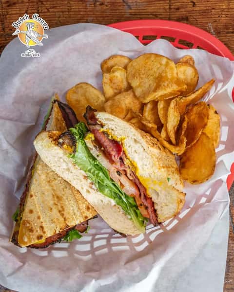 Warning: This is not a one-handed sandwich.
Grilled Certified Angus Beef pastrami piled onto a French roll with lettuce, tomato, yellow mustard, and mayo, served with homemade chips for the perfect finish.
Bring your appetite, we'll handle the rest.
#DutchGoose #MenloPark #MenloParkEats #BayAreaFoodie #SiliconValleyEats #PeninsulaFood #SupportLocal #Since1966 #GooseIsLoose #BurgersAndBrews