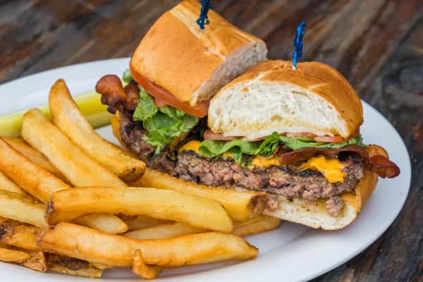 Bo-Mans Bacon Cheeseburger*