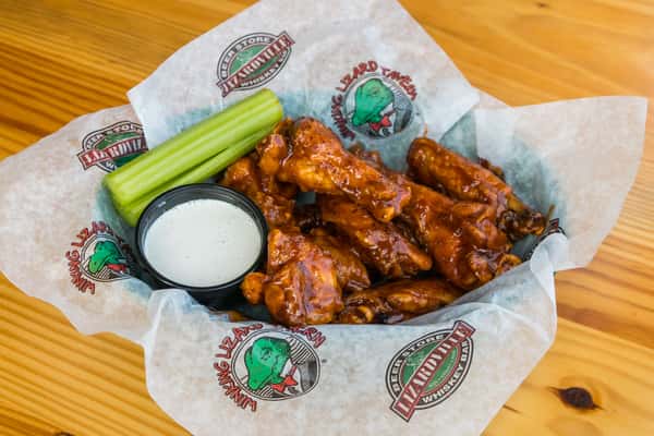 Monday Traditional Wings Specials Winking Lizard Tavern