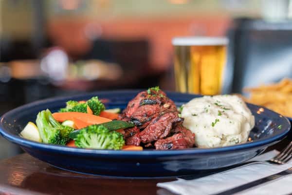Served with mashed potatoes & vegetables