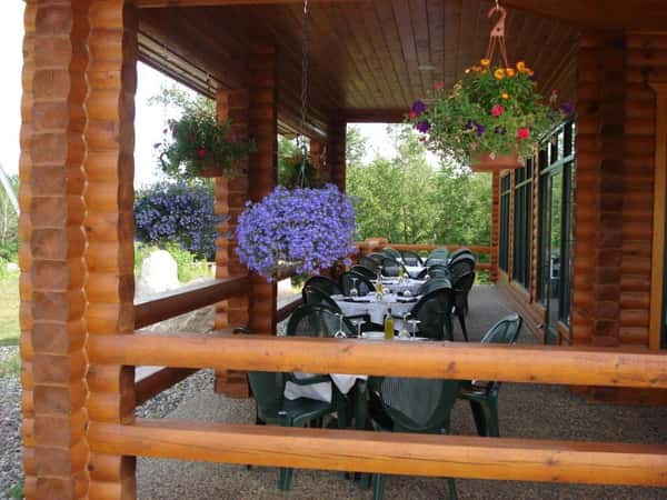 outside patio at The Boulders Restautrant