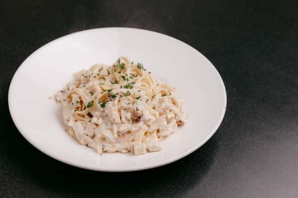 Lunch Chicken Fettucine Alfredo