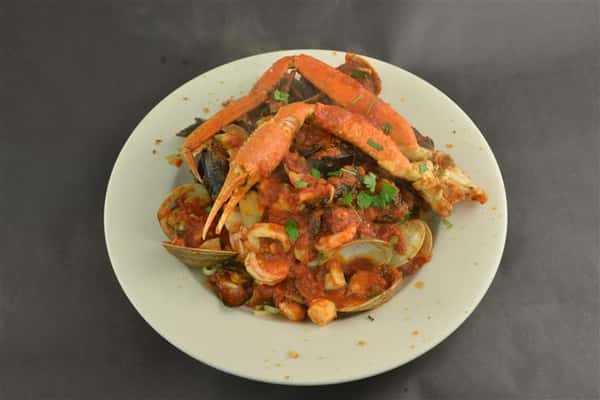 Crab legs with clams