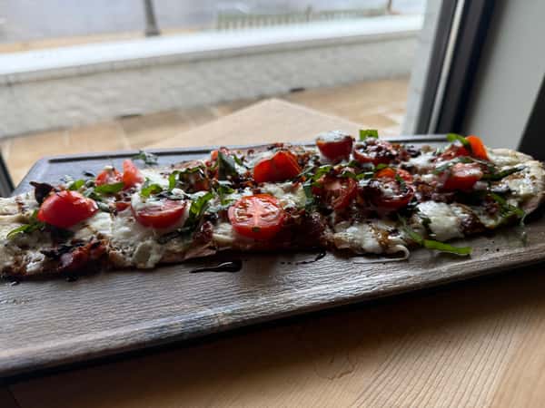 BACON, TOMATO AND BURRATA