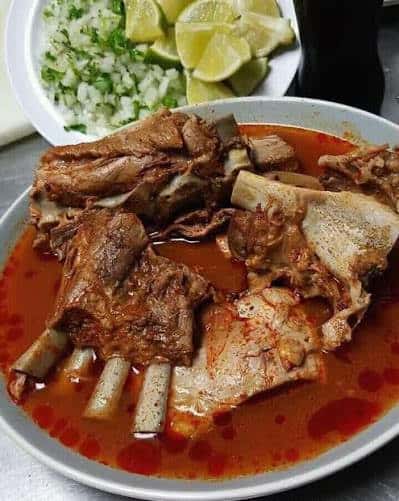 birria de chivo (goat)