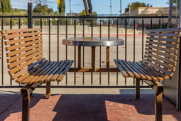 la reyna market outside seating