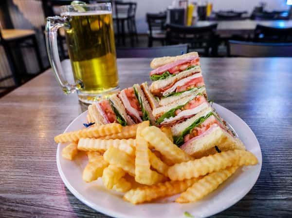 sandwich and beer