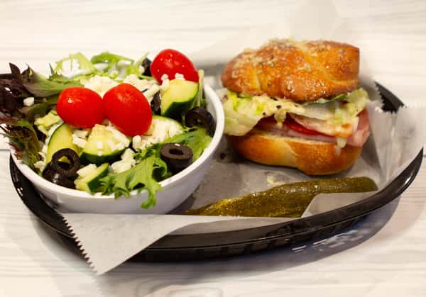 Knotwhich & Garden Salad