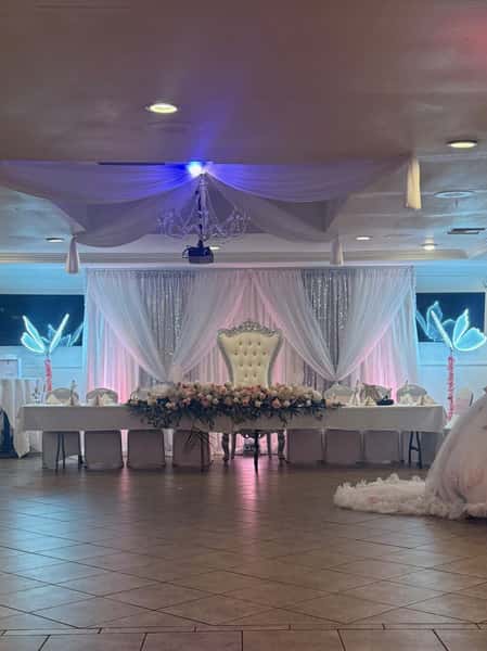 banquet table