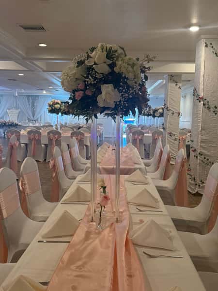 banquet table