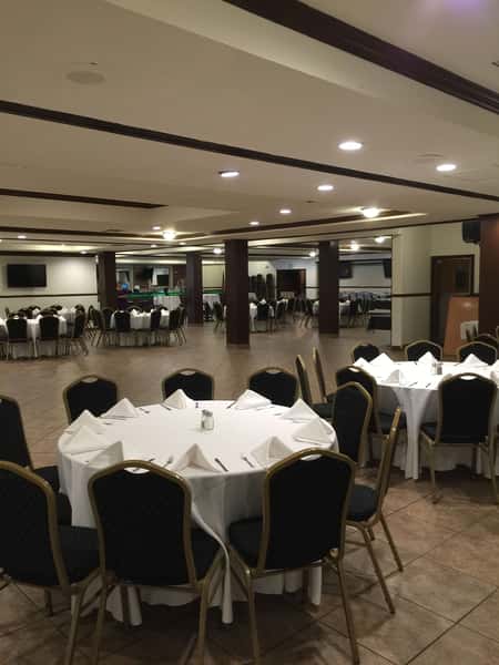 round banquet tables