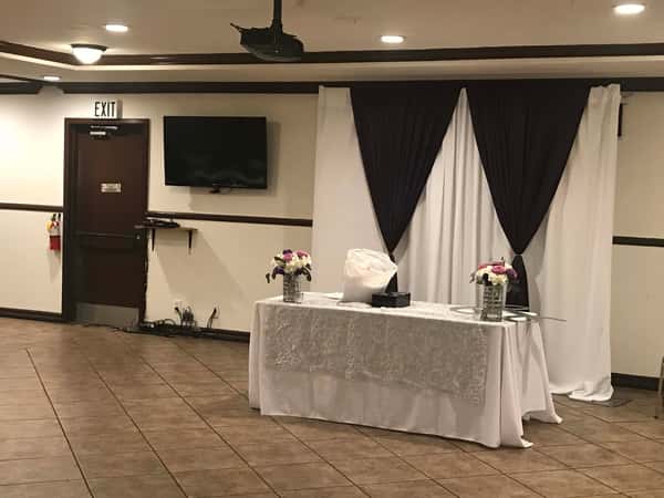 banquet table