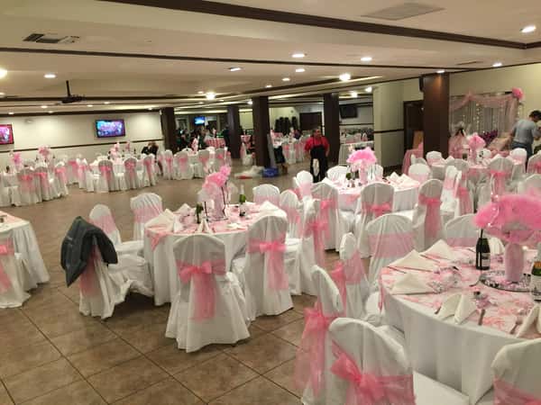 tables with pink decor