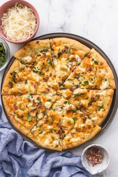 Chicken alfredo pizza