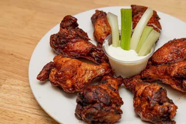 8 pcs Jumbo Wings (Wednesday Special) & Free Can Soda