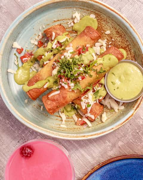 No gluten? No problem. Taquitos are still for you. 😉
Certified celiac friendly and cooked in our dedicated gluten free fryer, so you can order with confidence and enjoy every bite.

 #dine19 #19okanagangrill #tourismokanagan #WestKelowna #visitwestside