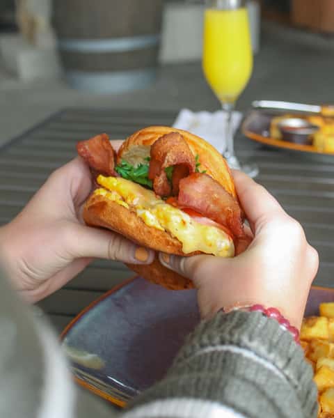 CROISSANT BREAKFAST SANDWICH