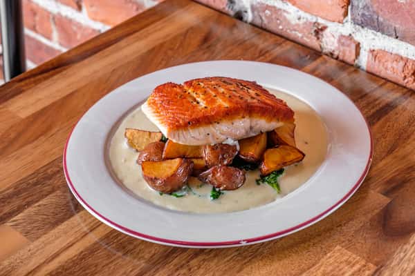 Salmon with Spinach & White Wine Butter Sauce