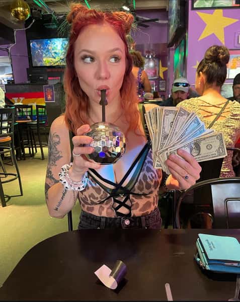KC - Customer w Drink & Cash