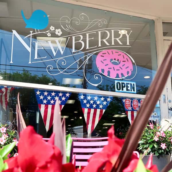 Happy 4th of July! 🇺🇸✨ 
Come in to get your sweet treats, open until 5pm😋 

#newberrycafeandbakery #fourthofjuly #belairmd