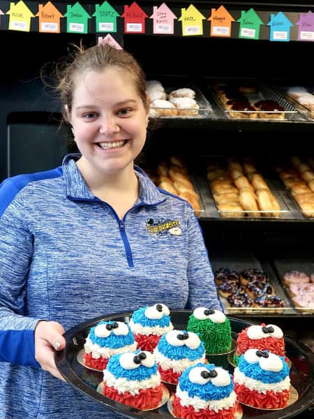 We’ve got all the 4th of July party treats! 🇺🇸🎊🎆 Stock up before the big day tomorrow🥳

#newberrycafeandbakery #fourthofjuly #bakery #belairmd #supportlocal