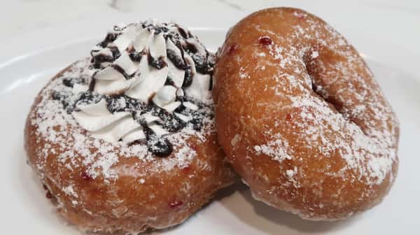 Come enjoy a fresh strawberry shortcake donut 🍓🍰 Limited edition! 

#NewberryBakery #StrawberryShortcake #Donut #BelAirMaryland