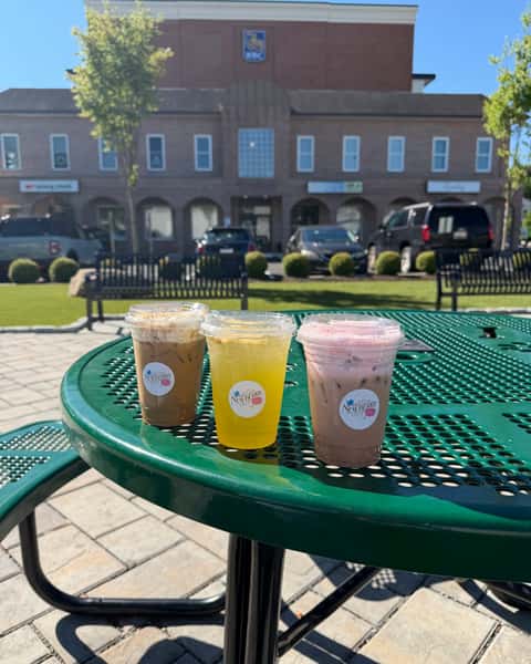 Three drinks, one destination. which one are you choosing????
Key lime pie iced latte,
Tropical tide refresher, 
 Black berry ice chai?
 Comment down below!