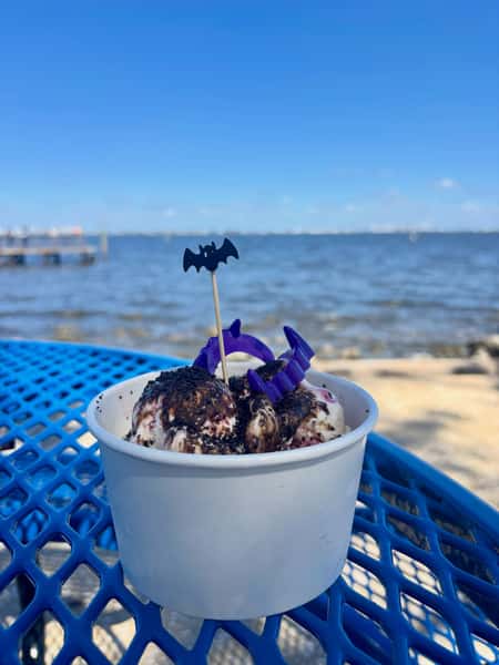 Dracula’s Treat has risen, but not for long. 🦇
Strawberry banana swirl, midnight black sugar, and vampire fangs. Here through Halloween or until it disappears.