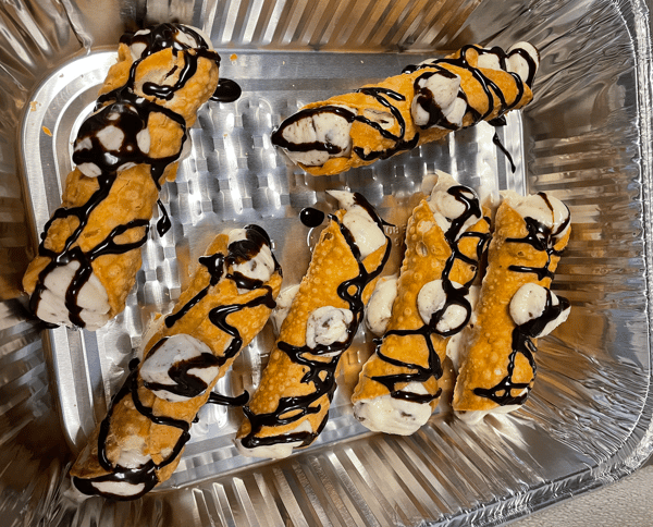 1 Tray of Cannolis