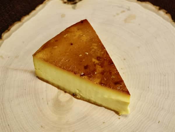 flan cake slice