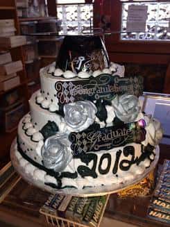 2012 graduation cake