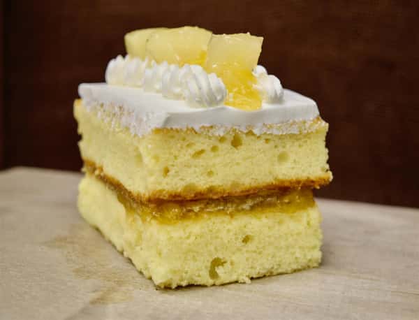 pineapple mermalade cake slice