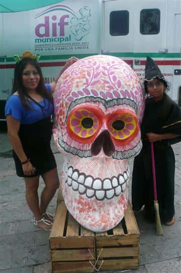 giant day of the dead skull