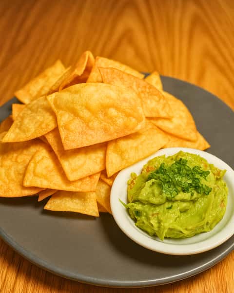CHIPS & GUACAMOLE
