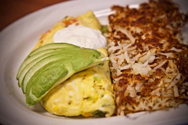 omelette and hashbrowns
