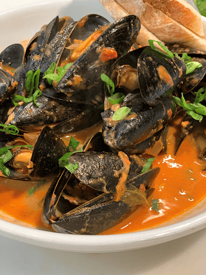 SHERRY SHALLOT MUSSELS & Grilled Baguette