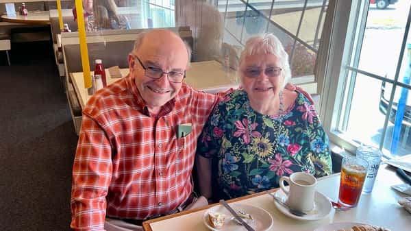 Photo of Lu and George celebrating 60 years married