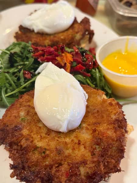 Crab Cakes Benedict