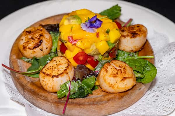 Mango Salad With Scallops