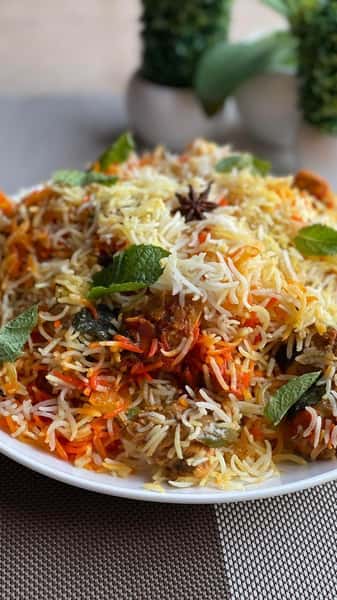 Lucknowi Vegetable Biryani With Salan