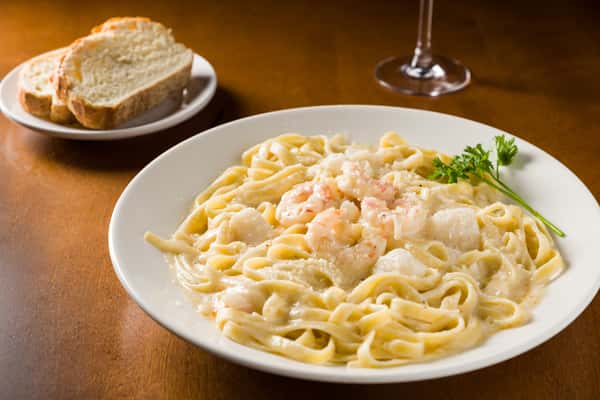 Seafood Alfredo