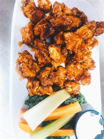wings with celery and carrots