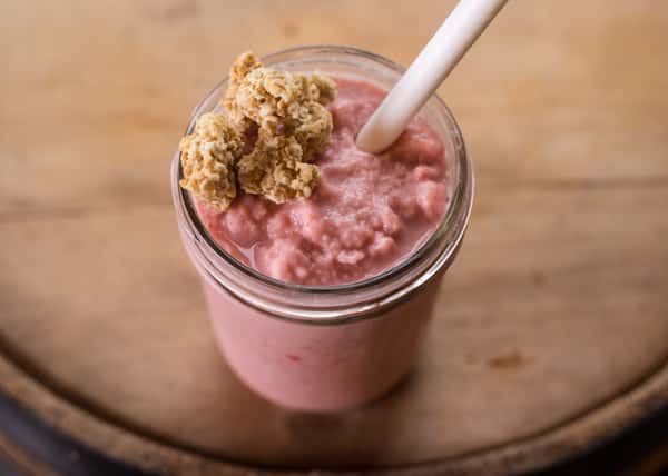 Strawberry Almond Breakfast Smoothie