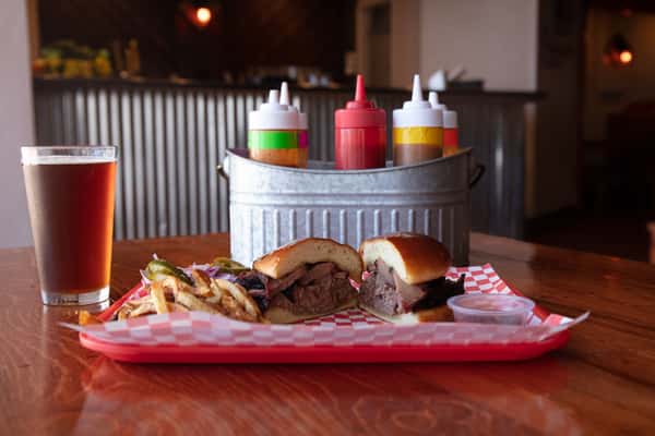 Brisket Sadnwich W/Fries