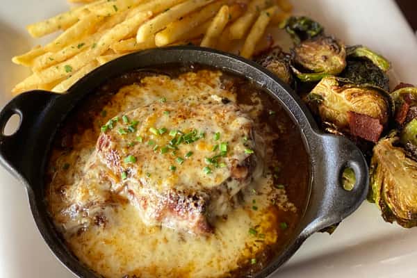 'French Onion' Filet Mignon