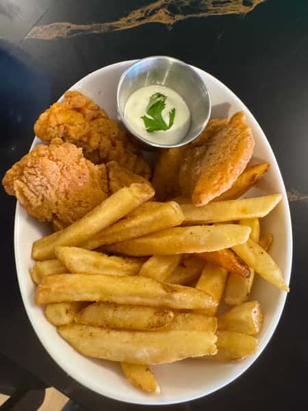 CHICKN TENDERS W/FRIES