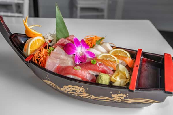 sashimi boat full image