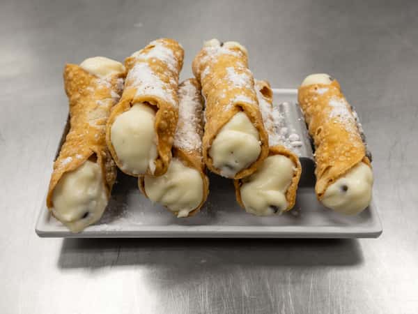 1/2 Dozen Cannolis